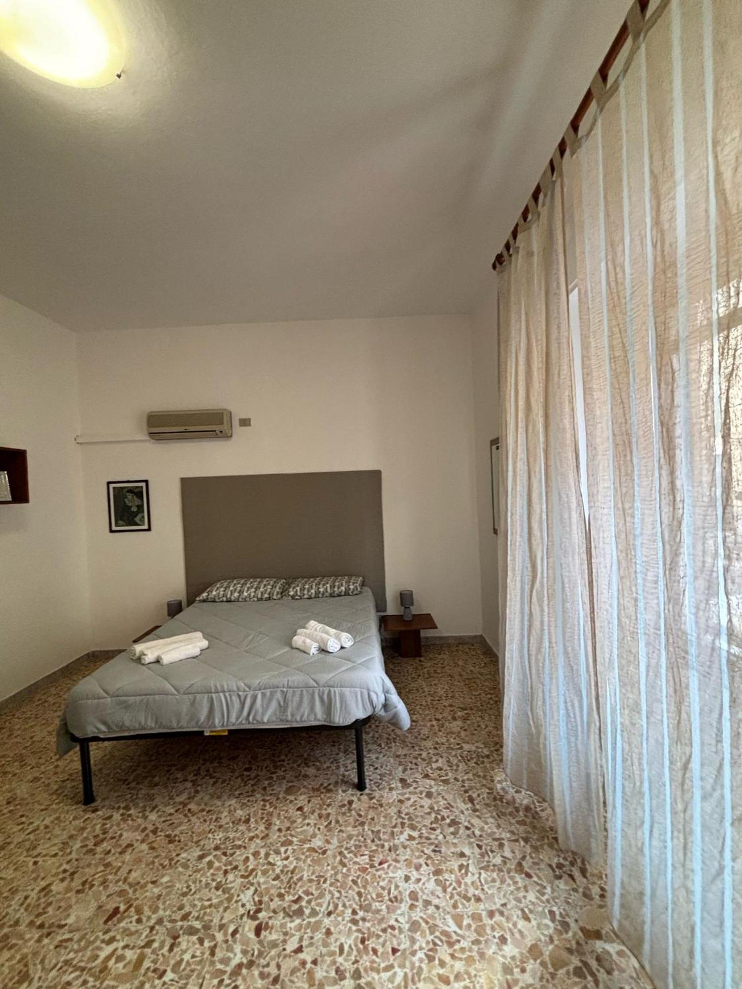Pm 41 Via Ennio Porrino Guest House Alguer Exterior foto