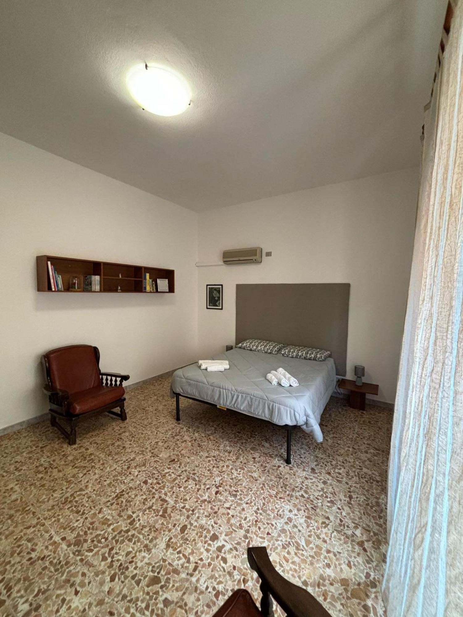 Pm 41 Via Ennio Porrino Guest House Alguer Exterior foto
