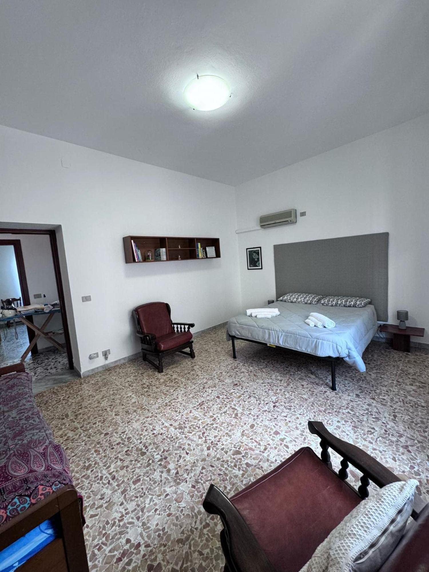 Pm 41 Via Ennio Porrino Guest House Alguer Exterior foto
