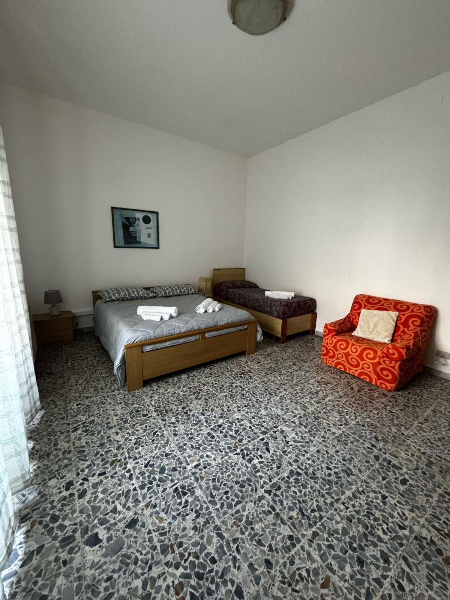 Pm 41 Via Ennio Porrino Guest House Alguer Exterior foto
