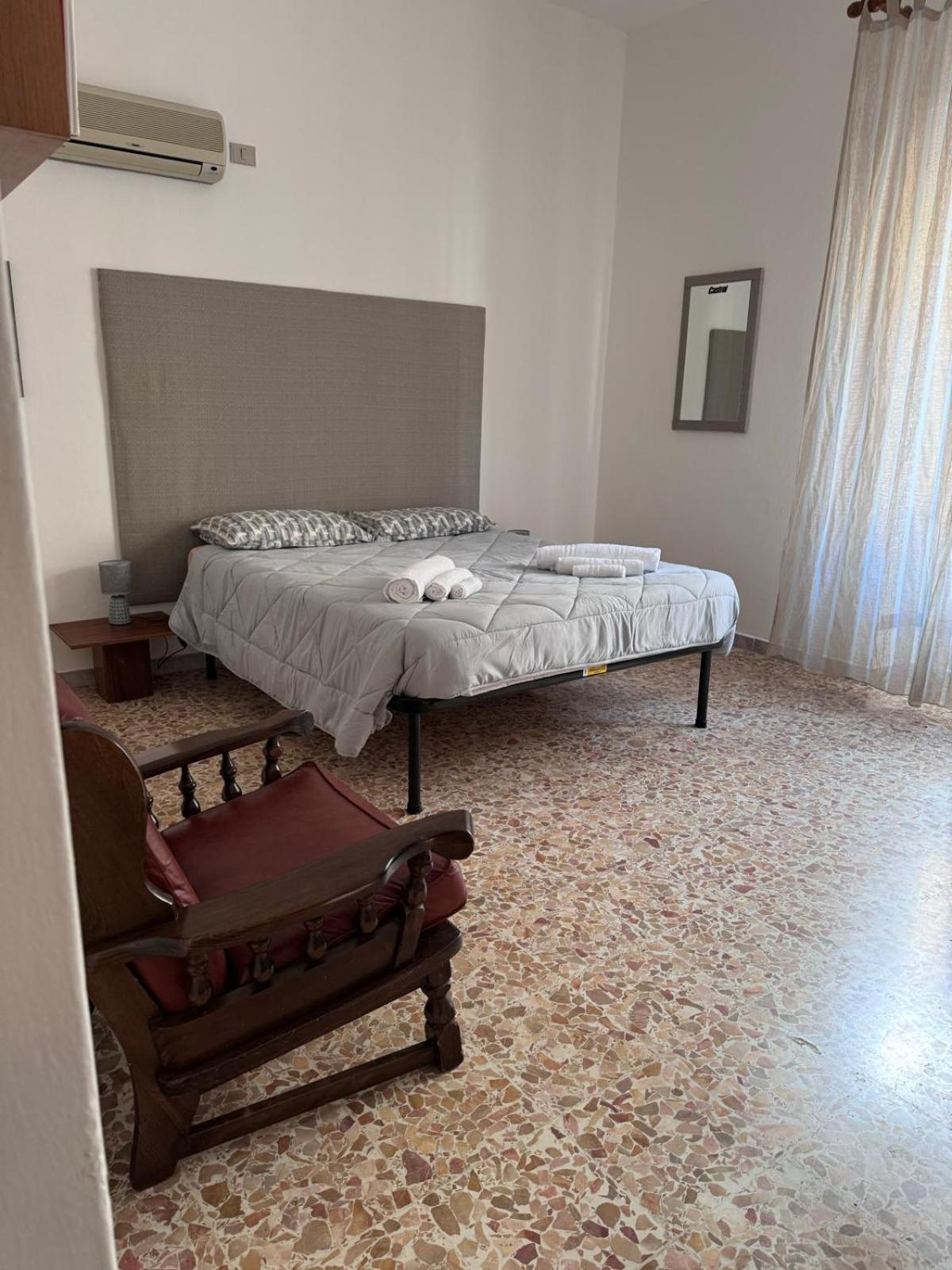 Pm 41 Via Ennio Porrino Guest House Alguer Exterior foto